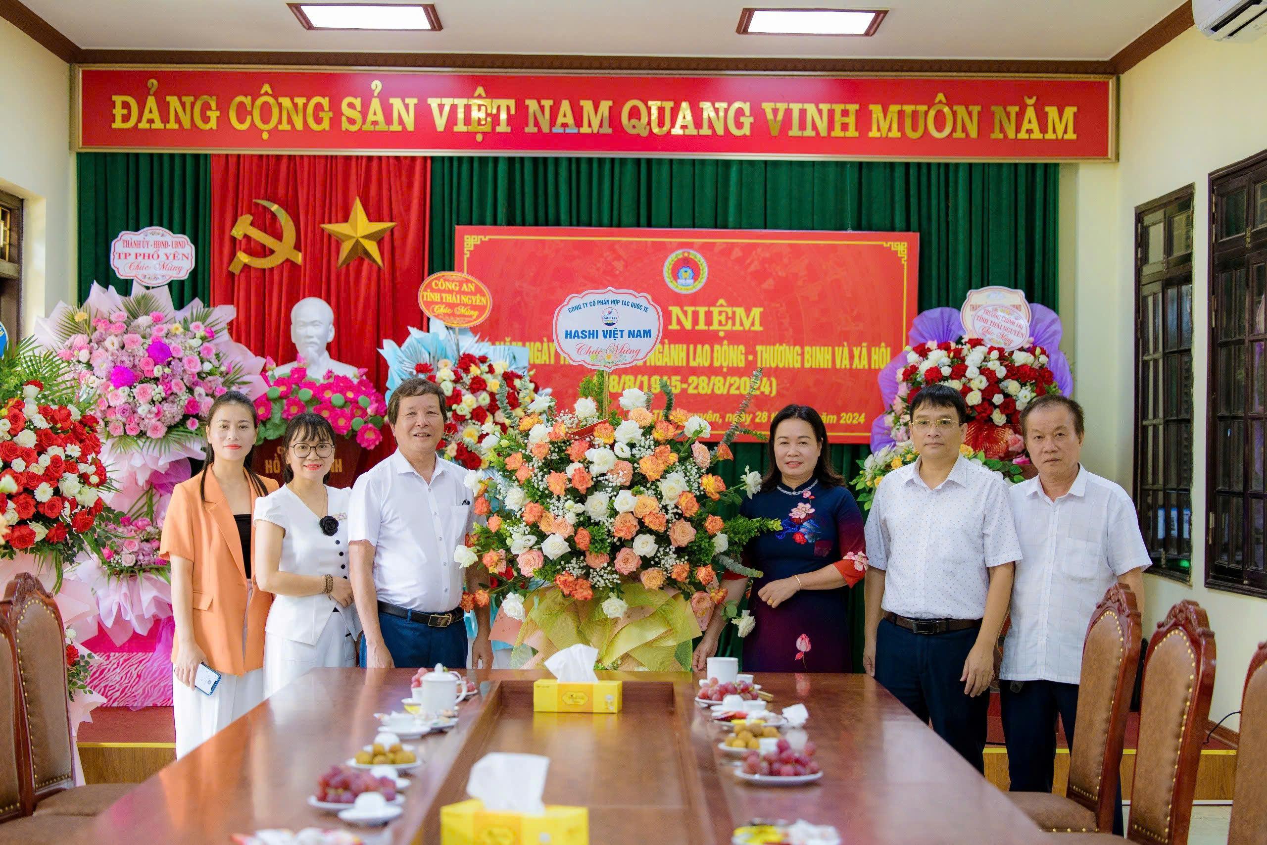 HASHI GROUP TẶNG HOA, CHÚC MỪNG SỞ LAO ĐỘNG VÀ PHÒNG LAO ĐỘNG CỦA CÁC ĐỊA PHƯƠNG TRÊN ĐỊA BÀN TỈNH THÁI NGUYÊN
